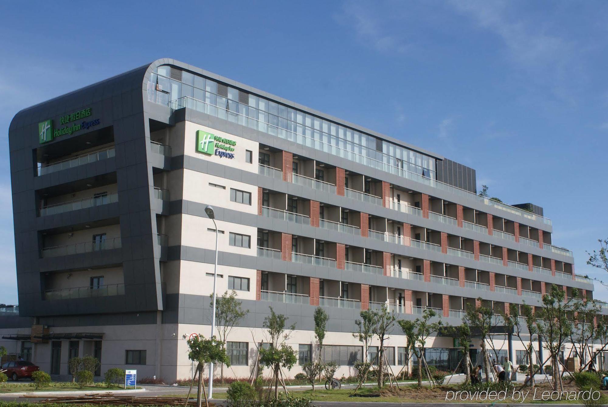 Holiday Inn Express Shanghai Nanhuizui Exterior foto