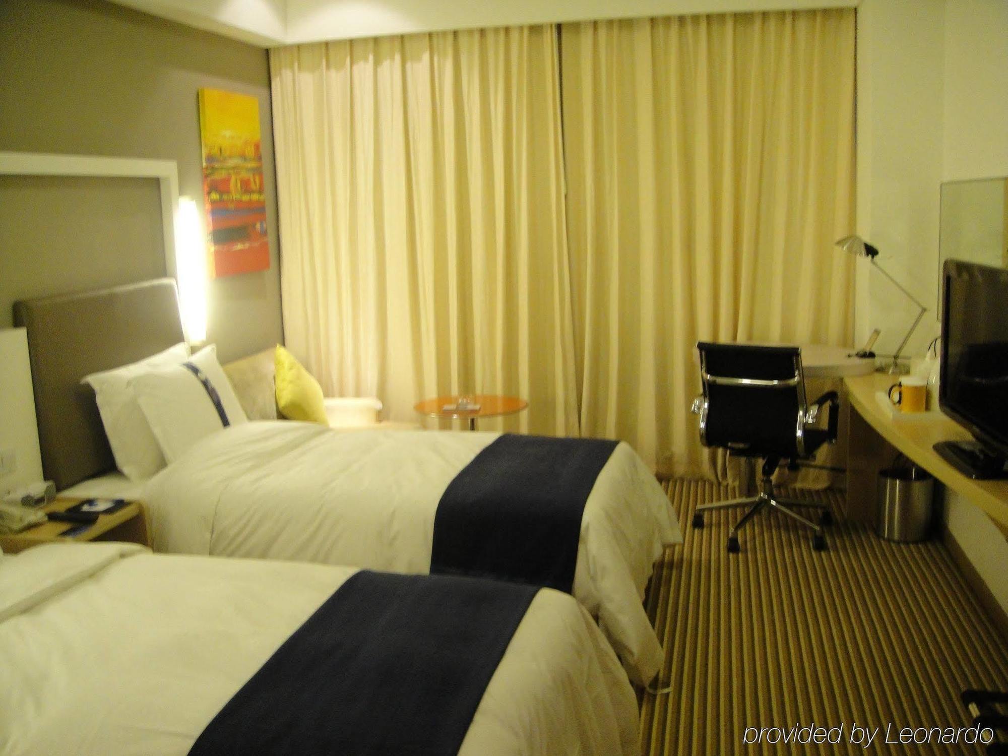 Holiday Inn Express Shanghai Nanhuizui Exterior foto